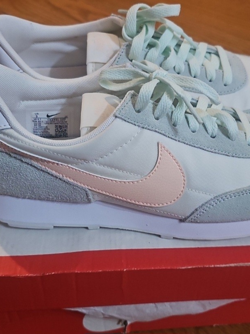 Nike Daybreak Barely Green Crimson Tint (Women's) size 9.